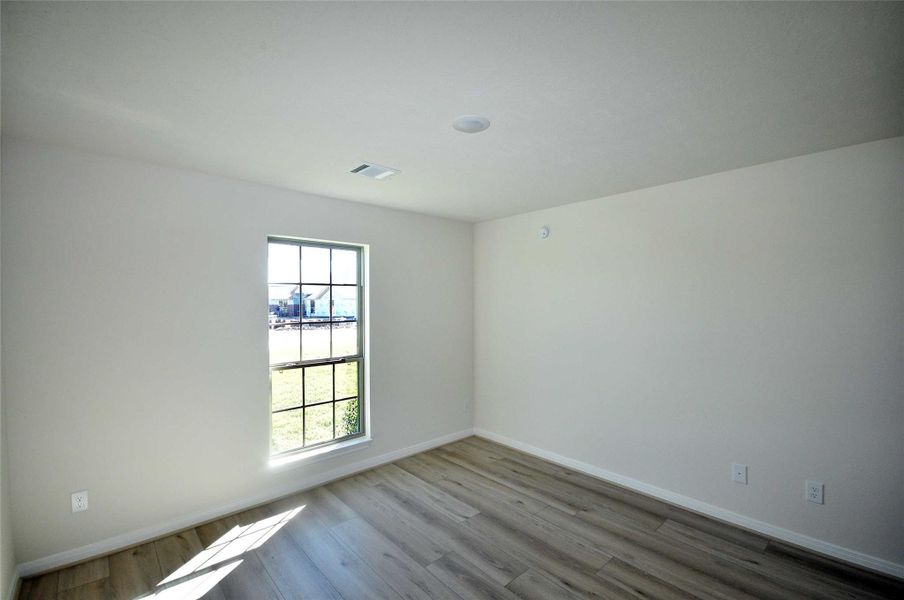 Spacious, unfurnished interior of a new home in Pedregal, League City (Image 27). Spacious, unfurnished interior of a new home in Pedregal, League City (Image 27).