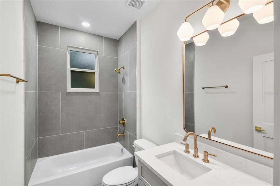 Furnished interior view inside a new home in , Orlando (Image 11).