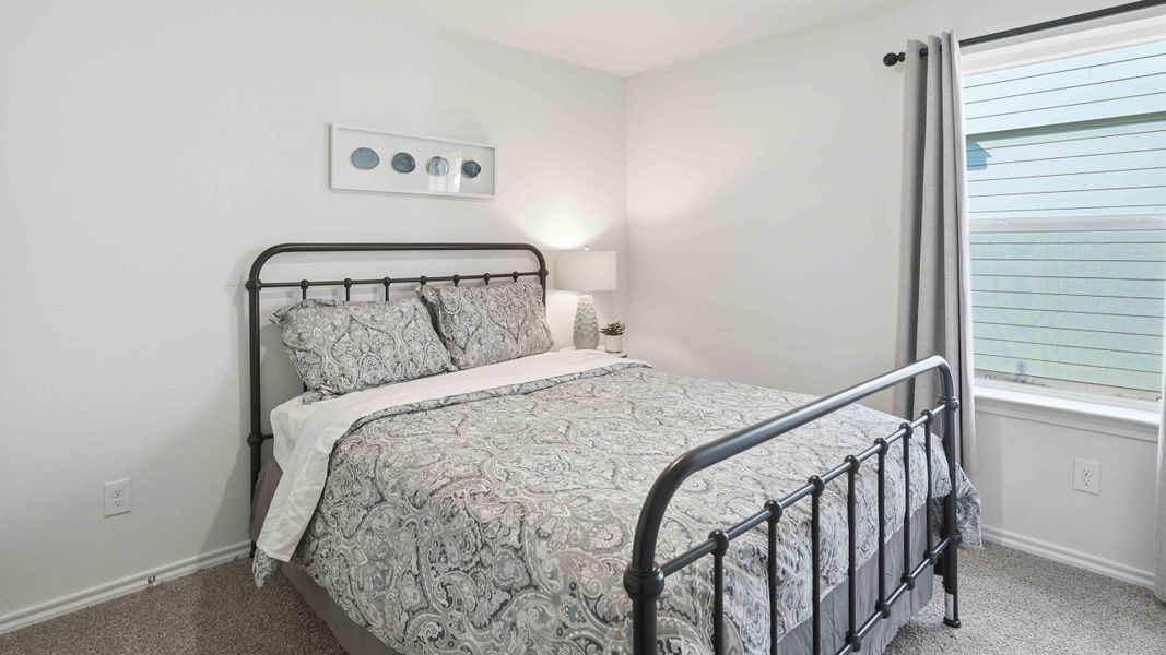 Furnished interior view inside a new home in Blaire Lake, Tyler (Image 17).