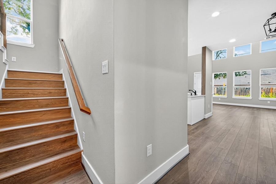 Spacious, unfurnished interior of a new home in , Houston (Image 7).