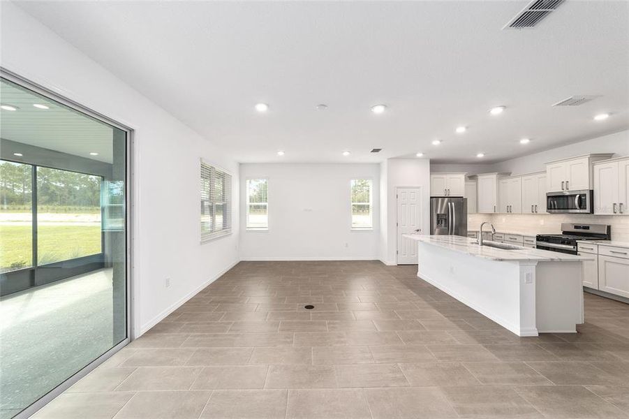 Spacious, unfurnished interior of a new home in , Ocala (Image 38).