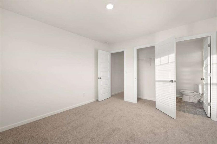 Spacious, unfurnished interior of a new home in Oakchase at Hampton, Hampton (Image 35).