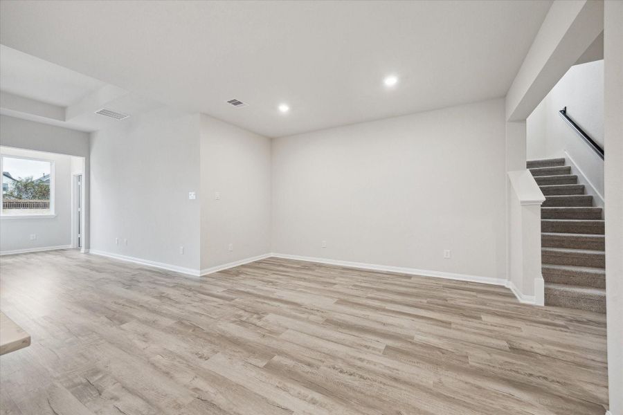 Spacious, unfurnished interior of a new home in Elyson, Katy (Image 27).