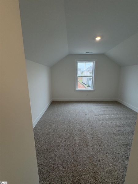 Spacious, unfurnished interior of a new home in Hazelwood, Boiling Springs (Image 19).