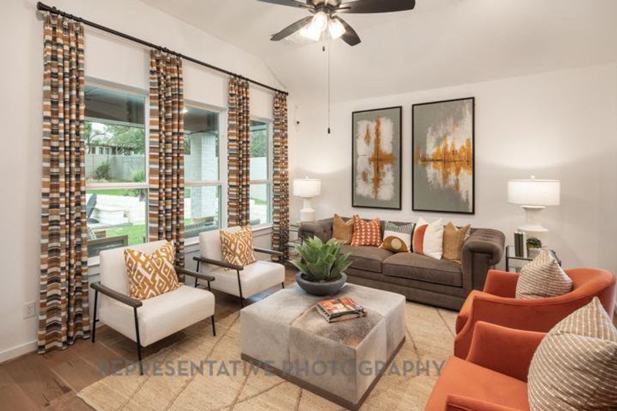 Furnished interior view inside a new home in Evergreen, Conroe (Image 6).