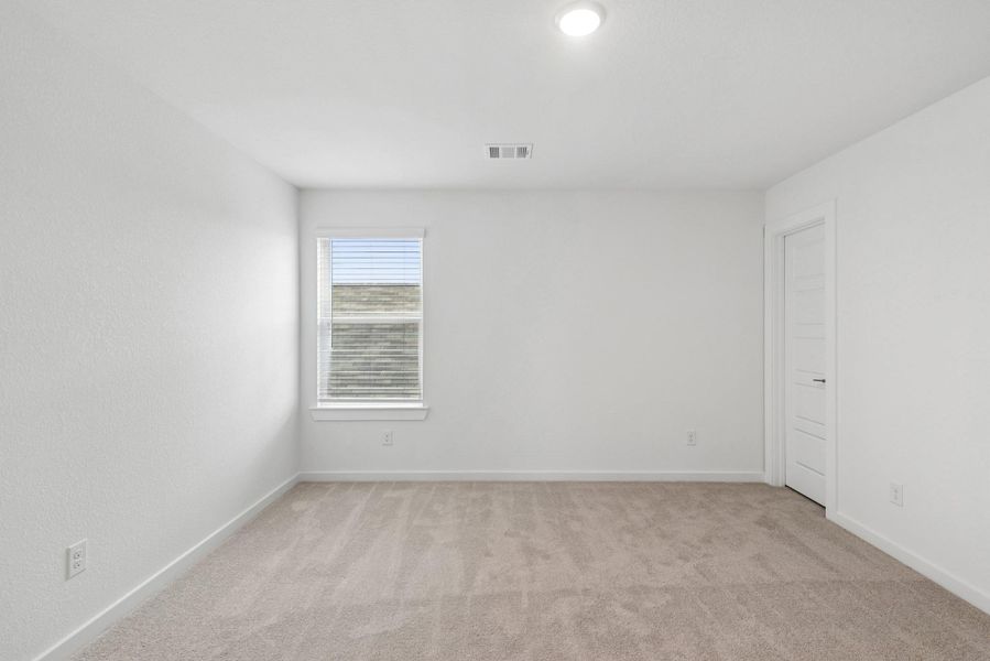 Spacious, unfurnished interior of a new home in Summerview, Fulshear (Image 33).