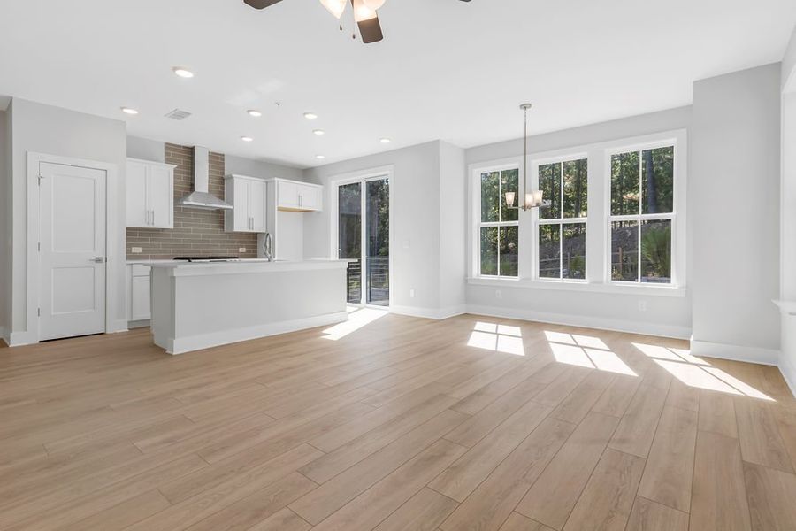 Spacious, unfurnished interior of a new home in Echo Park, Suwanee (Image 19).