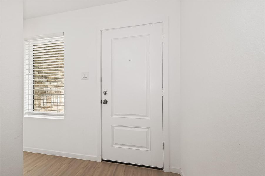 Spacious, unfurnished interior of a new home in Anniston, Katy (Image 25).