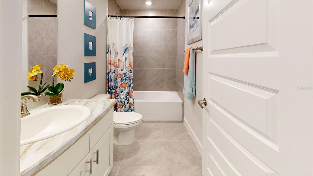 Furnished interior view inside a new home in Rolling Hills, Bell (Image 17).