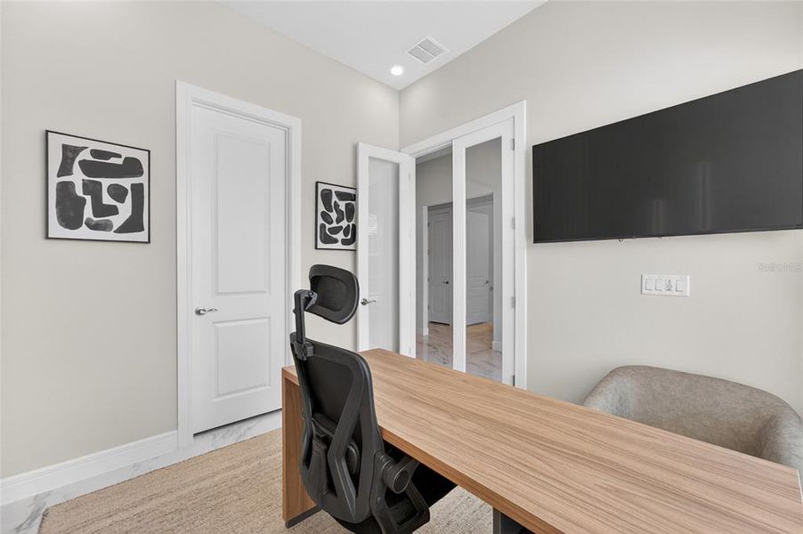 Furnished interior view inside a new home in , Orlando (Image 50).