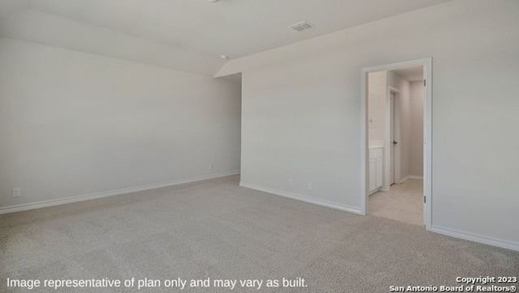 Spacious, unfurnished interior of a new home in Steele Creek, Cibolo (Image 9).