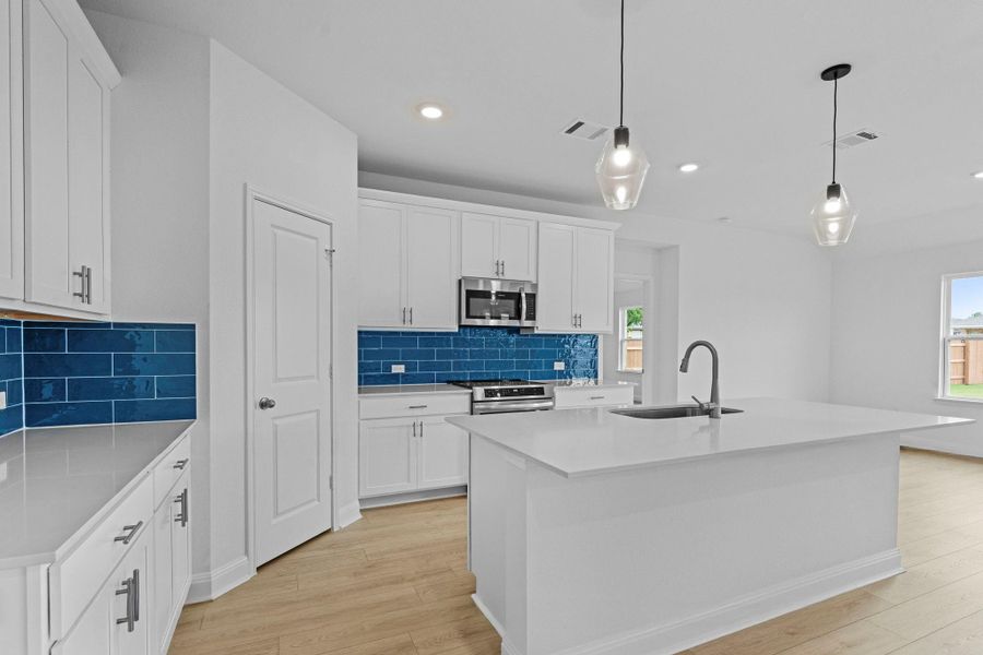 Furnished interior view inside a new home in Riverview, Georgetown (Image 8).