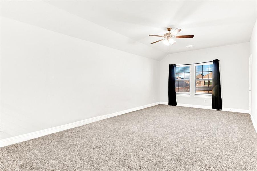 Spacious, unfurnished interior of a new home in , Little Elm (Image 18).
