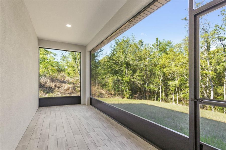 Exterior details and patio area of a home in , Spring Hill (Image 24).