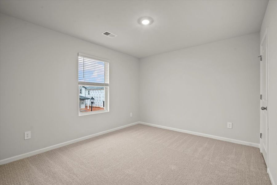 Spacious, unfurnished interior of a new home in Pleasant Brook, Piedmont (Image 13).