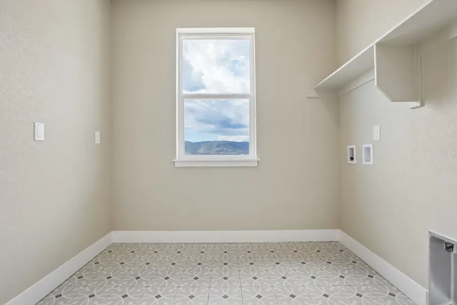 Spacious, unfurnished interior of a new home in Jackson Creek North, Monument (Image 46).