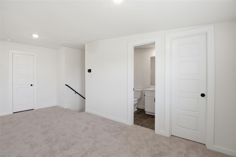 Spacious, unfurnished interior of a new home in Foxtail Palms, Manvel (Image 37).