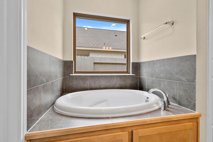 Close-up of interior finishes inside a home in Pomona 50' & 55', Manvel (Image 15).