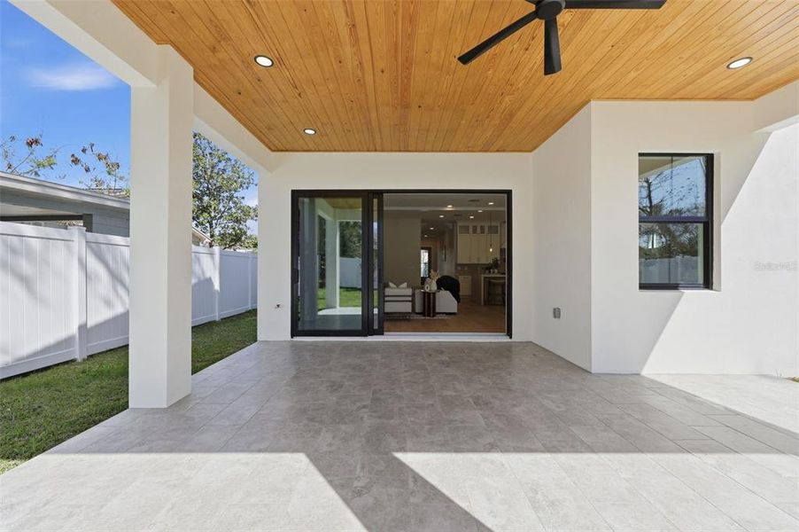 Exterior details and patio area of a home in , Tampa (Image 3).