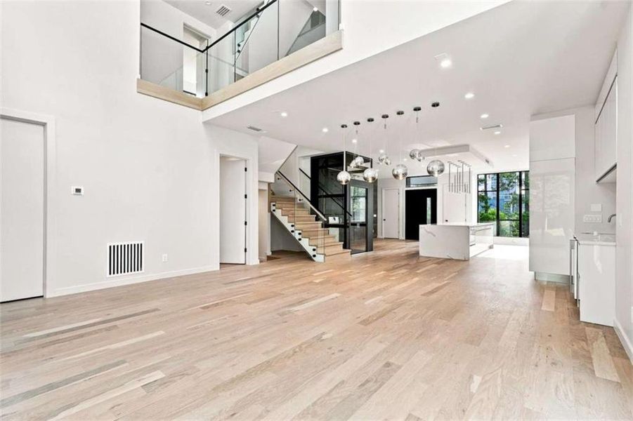 Spacious, unfurnished interior of a new home in , Atlanta (Image 26).
