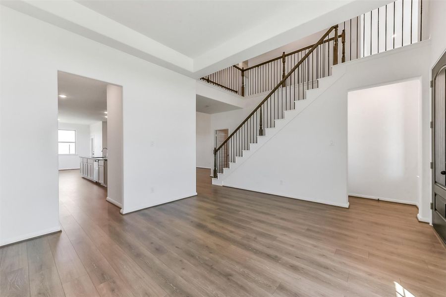 Spacious, unfurnished interior of a new home in River Ranch Meadows, Dayton (Image 20).