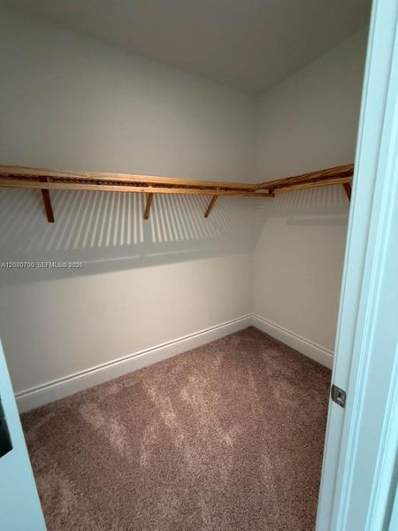 Spacious, unfurnished interior of a new home in , Miami Lakes (Image 14).