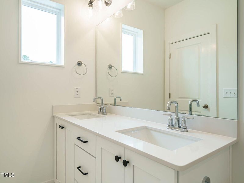 024-1280x960-bathroom