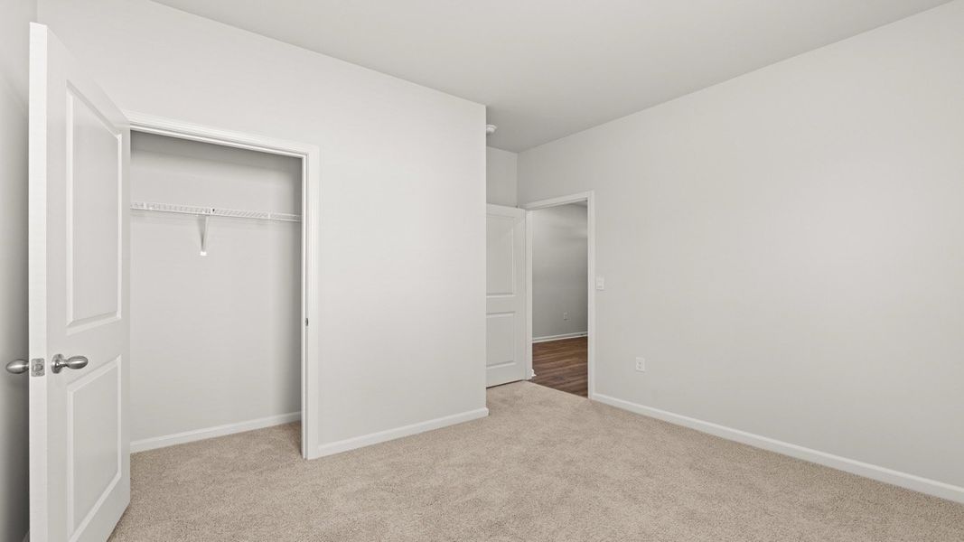 Spacious, unfurnished interior of a new home in Chukker Creek Landing, Aiken (Image 29).