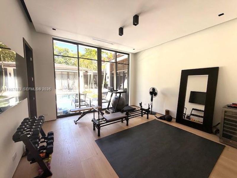 Community amenities in , Pinecrest (Image 41).