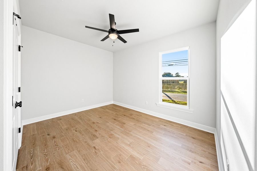 Spacious, unfurnished interior of a new home in Eagle Pointe, Pensacola (Image 14). Spacious, unfurnished interior of a new home in Eagle Pointe, Pensacola (Image 14).