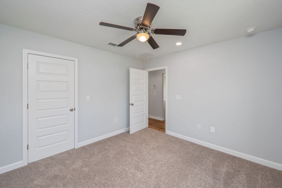 Spacious, unfurnished interior of a new home in , Crestview (Image 32).