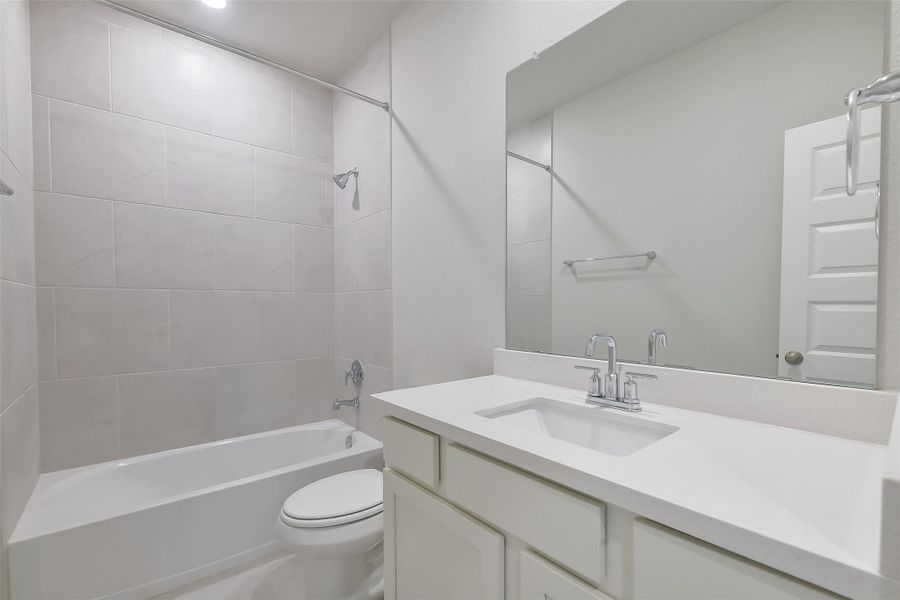 Furnished interior view inside a new home in Summer Place  35', Montgomery (Image 15).