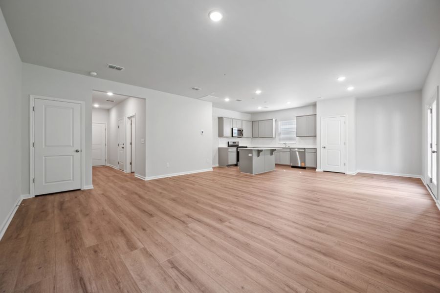 Spacious, unfurnished interior of a new home in Grand Arbor, Blythewood (Image 14).