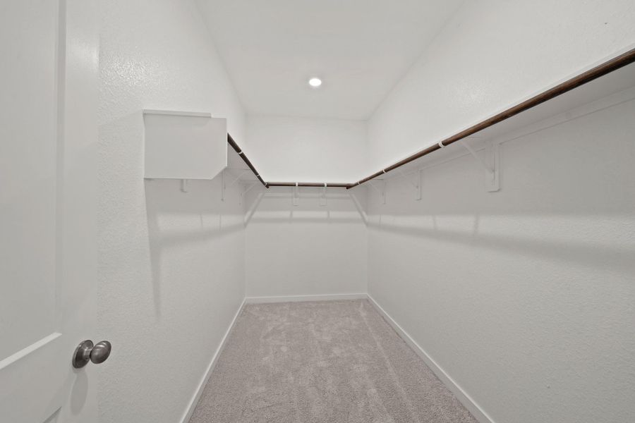 Spacious, unfurnished interior of a new home in Russell Ranch, Bay City (Image 15).