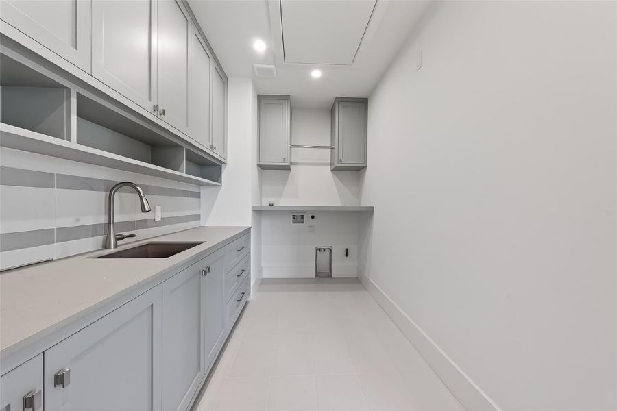 Furnished interior view inside a new home in , Houston (Image 16).