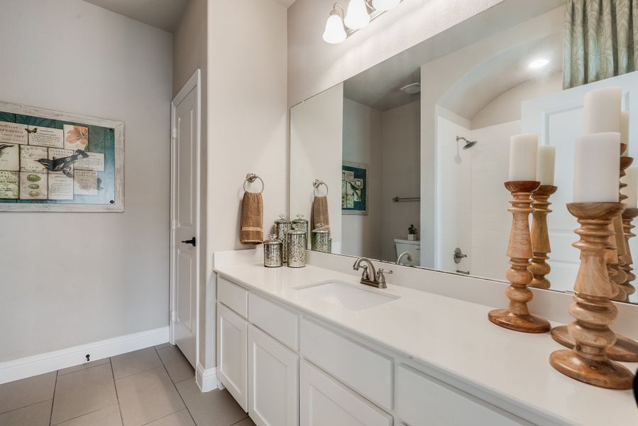 Furnished interior view inside a new home in King's Crossing - Phase 3, Allen (Image 39). Furnished interior view inside a new home in King's Crossing - Phase 3, Allen (Image 39).