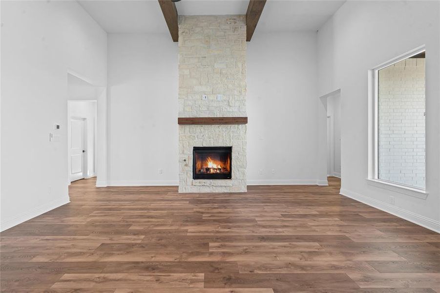 Spacious, unfurnished interior of a new home in Lanzara Ranch, Godley (Image 27).