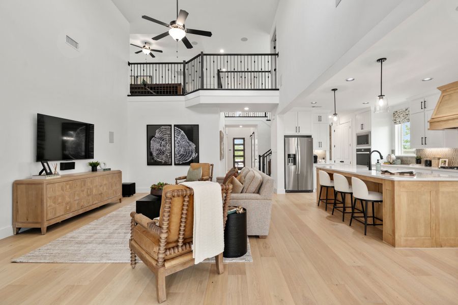 Plan 1565 Living Room/Kitchen Representative Photo Plan 1565 Living Room/Kitchen Representative Photo