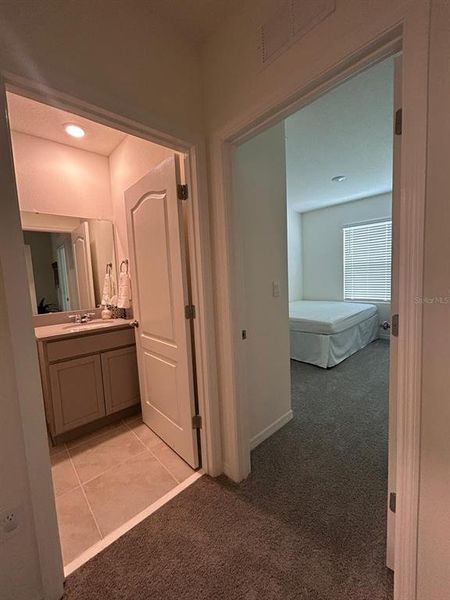 Spacious, unfurnished interior of a new home in , Davenport (Image 10).