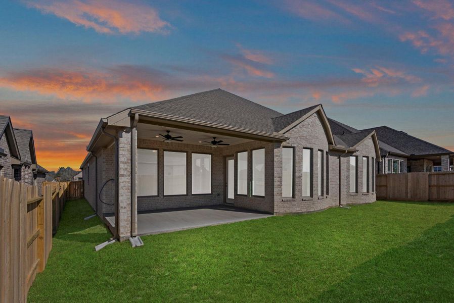 Exterior details and patio area of a home in Chambers Creek, Willis (Image 3).