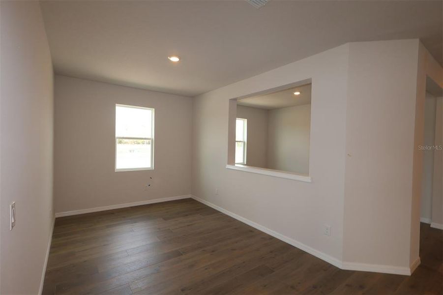 Spacious, unfurnished interior of a new home in Eastlyn, Bradenton (Image 10).