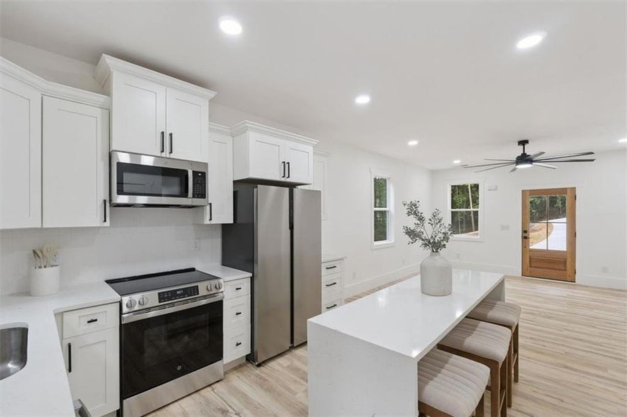 Furnished interior view inside a new home in , Gainesville (Image 6).