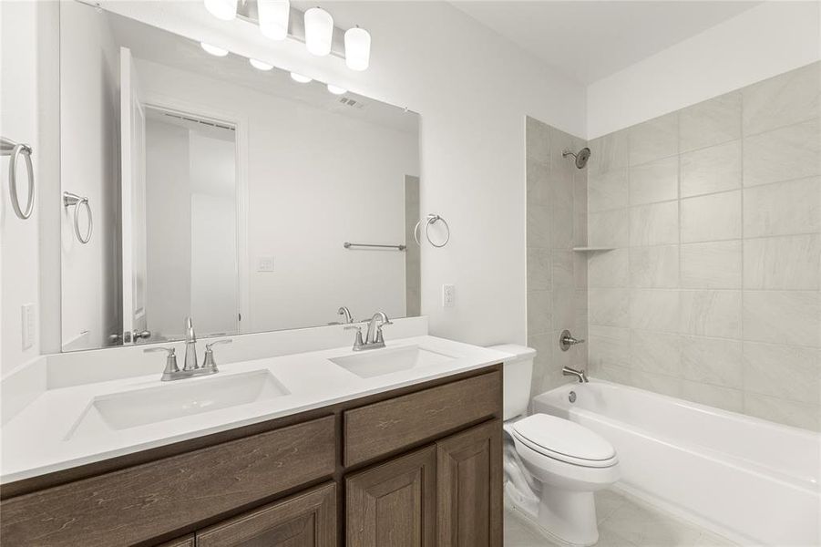 14. 4010 Tamarack - 2ND Bath 14. 4010 Tamarack - 2ND Bath