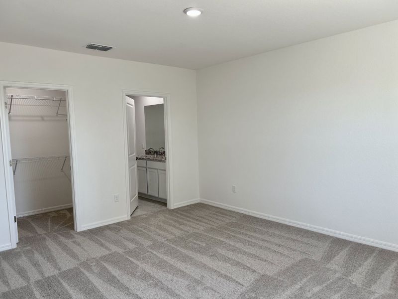 Spacious, unfurnished interior of a new home in Lehigh Acres, Lehigh Acres (Image 11).