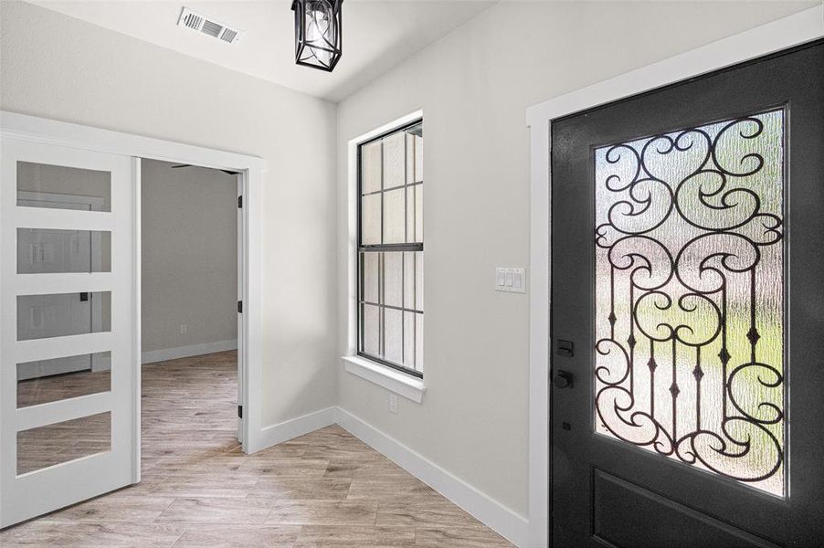 Spacious, unfurnished interior of a new home in , Granbury (Image 15).