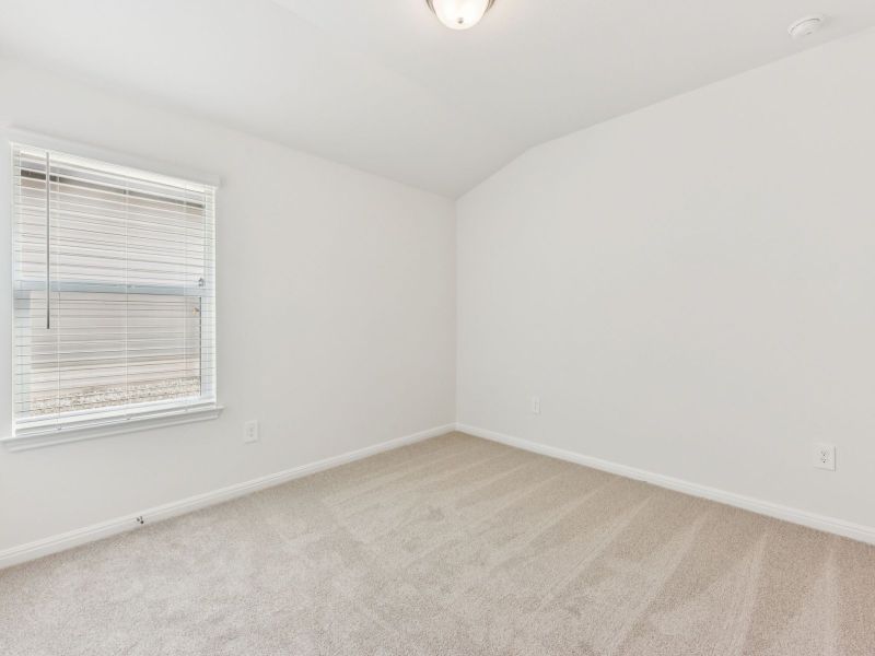 Spacious, unfurnished interior of a new home in Lexington Parke, Del Valle (Image 12).