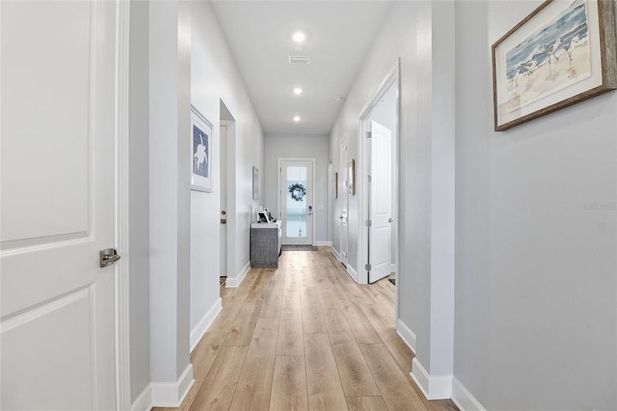 Spacious, unfurnished interior of a new home in , Lakewood Ranch (Image 20). Spacious, unfurnished interior of a new home in , Lakewood Ranch (Image 20).