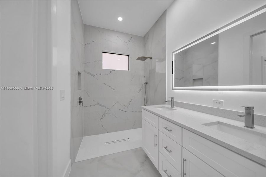 Furnished interior view inside a new home in , Lehigh Acres (Image 28). Furnished interior view inside a new home in , Lehigh Acres (Image 28).