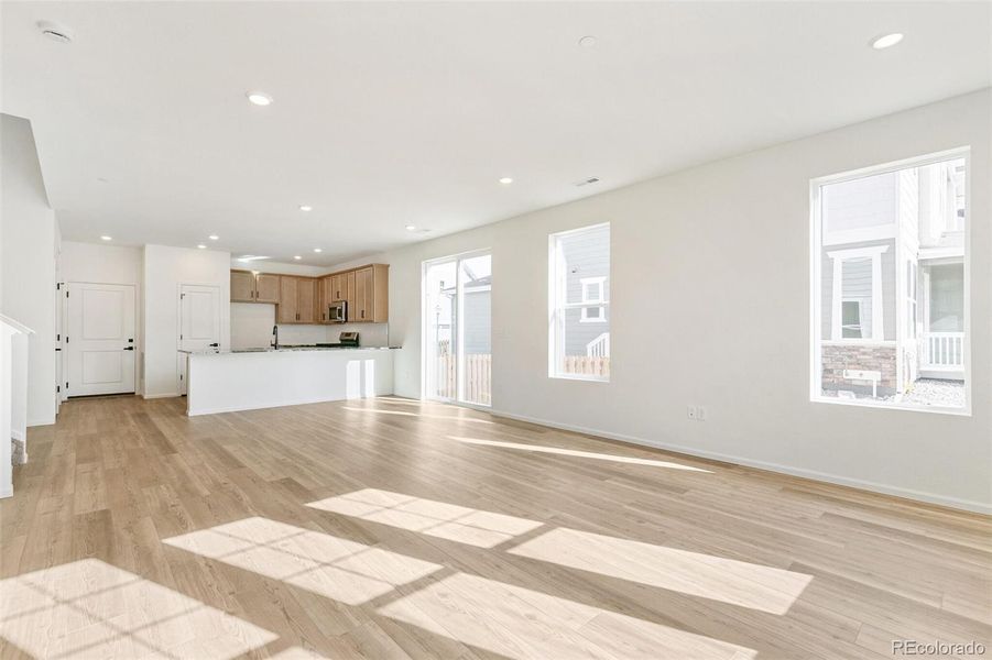 Spacious, unfurnished interior of a new home in Turnberry Villas, Commerce City (Image 28).