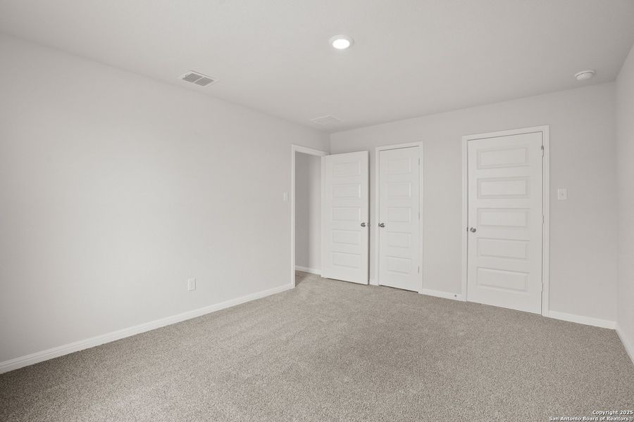 Spacious, unfurnished interior of a new home in Cinco Lakes, San Antonio (Image 23). Spacious, unfurnished interior of a new home in Cinco Lakes, San Antonio (Image 23).